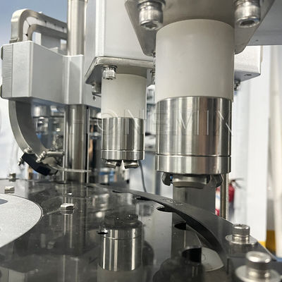 Macchine per riempimento di liquidi a doppia testa Equipaggiamento per riempimento di flaconcini OEM ad alta velocità