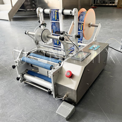Macchina di etichettatura per adesivi da tavolo di piccole dimensioni 100W Semi Auto Accurate
