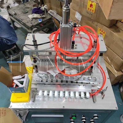 Macchina automatica di demolding del rossetto 10 fori Macchina di strappaggio del rossetto