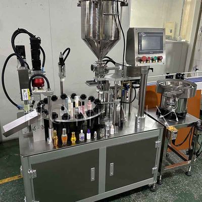Macchina di riempimento di crema a rotazione 220V per il nasconditore di lucido labiale