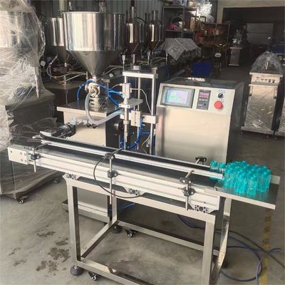 Macchina di riempimento di bottiglie di shampoo semiautomatica verticale con trasportatore
