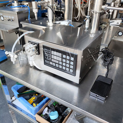 Macchina di riempimento di bottiglie di olio liquido con pompa peristaltica semiautomatica