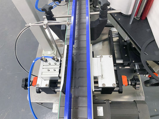 Macchina di avvitatura automatica per il riempimento di creme per lozione corporea