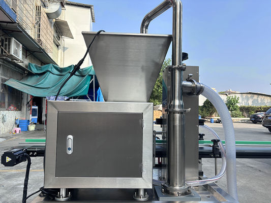 Automatica pompa di ingranaggi lozione da bagno due teste macchina di riempimento materiale di alimentazione pneumatico