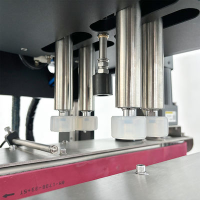 Linea di riempimento a quattro ruote elettrica automatica per tappi a vite di bottiglie